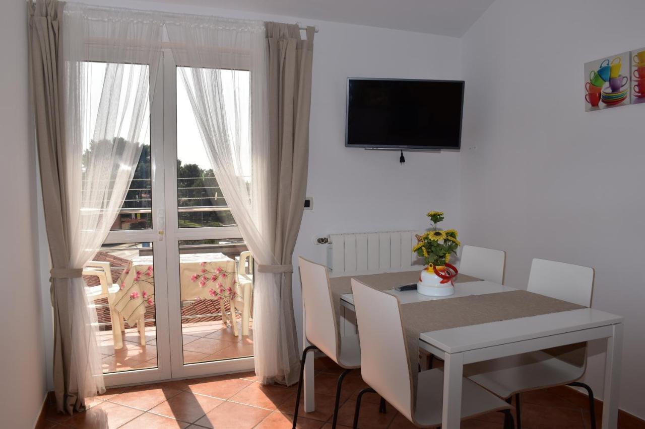 Rooms And Apartments Robert โรวีน ภายนอก รูปภาพ