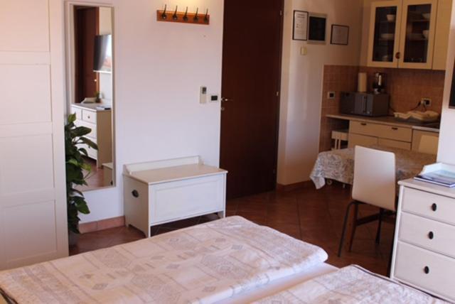 Rooms And Apartments Robert โรวีน ภายนอก รูปภาพ