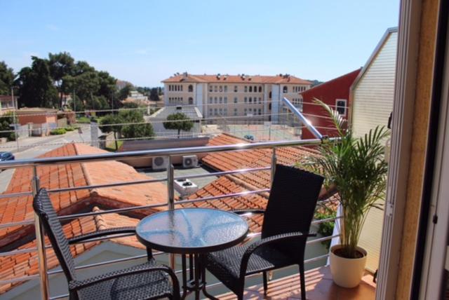 Rooms And Apartments Robert โรวีน ภายนอก รูปภาพ