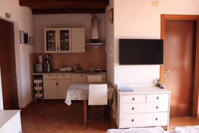 Rooms And Apartments Robert โรวีน ภายนอก รูปภาพ