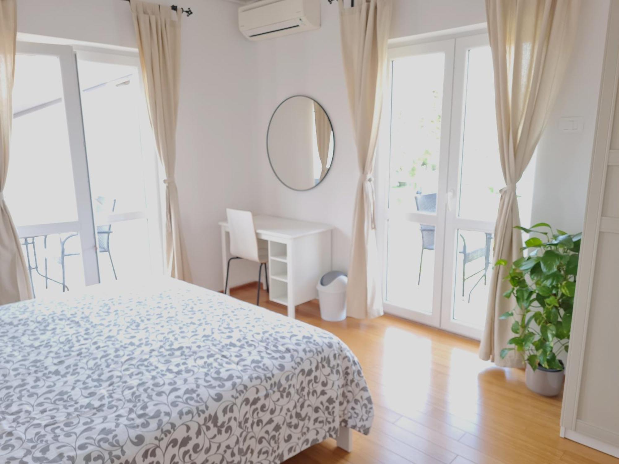 Rooms And Apartments Robert โรวีน ภายนอก รูปภาพ